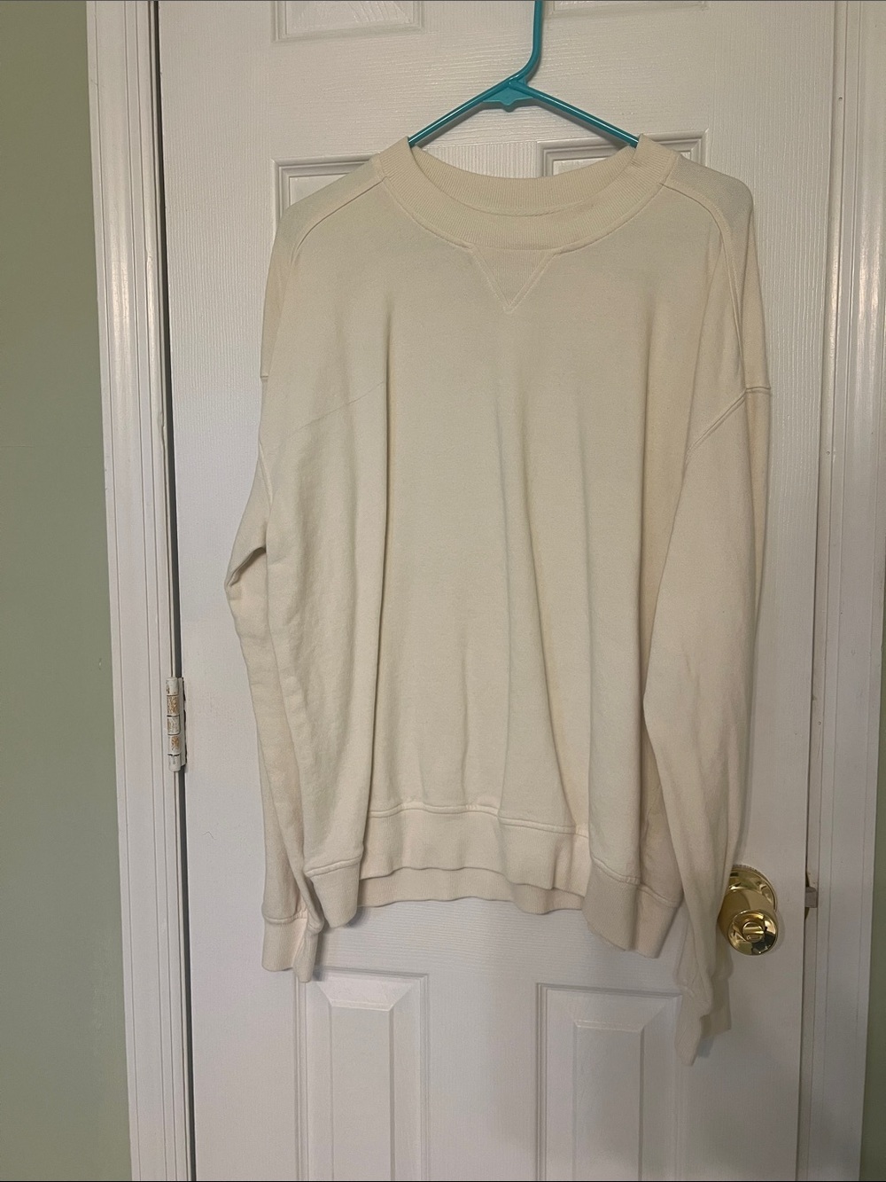 Goodfellow & Co Cream Crewneck Sweatshirt